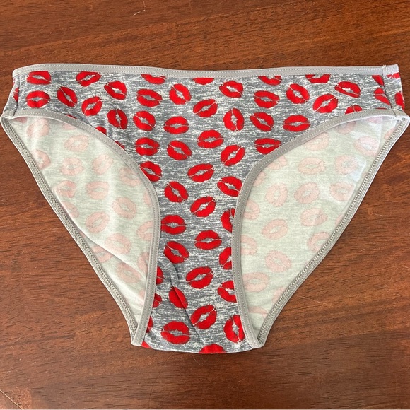 frederick-s-of-hollywood-intimates-sleepwear-nwt-bikini-panty